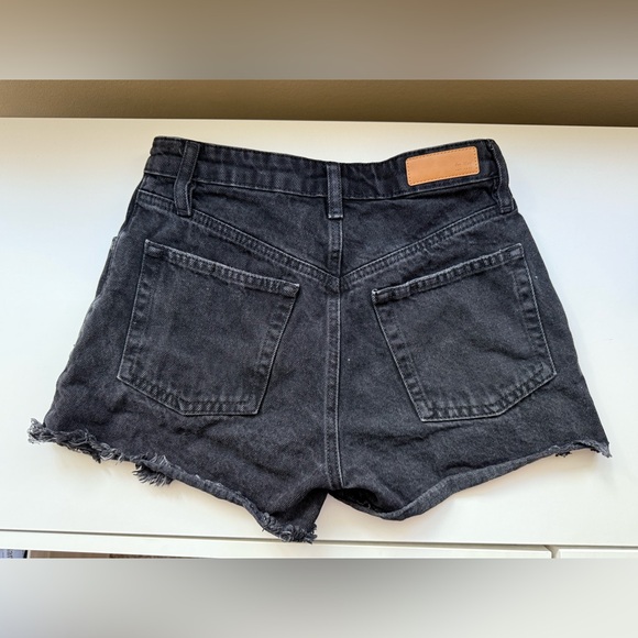 Tailor Made Marbella Ultra High Rise Mid Thigh Black Distressed Shorts Sz 25 - Picture 4 of 7